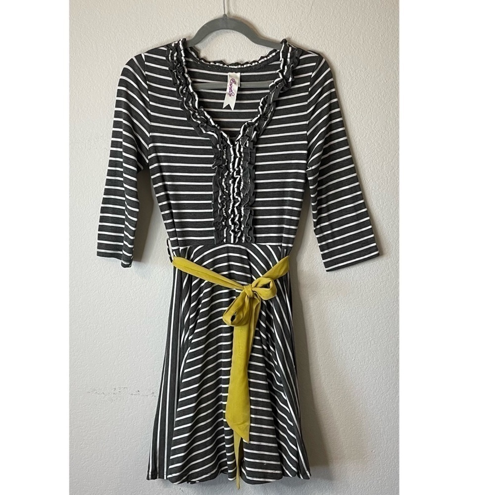 Emmelee Gray White Striped Dress Yellow Ribbon Belt Size Large